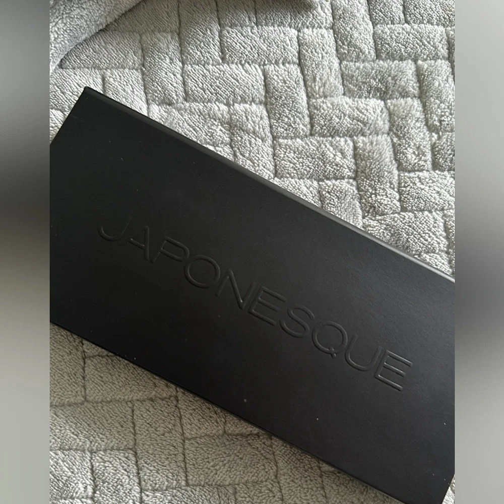 Japonesque Pixelated Eye Shadow Palette